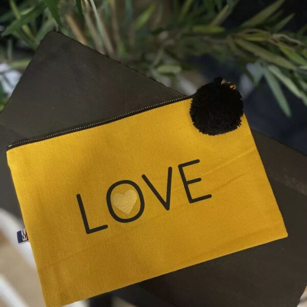 Pochette zippée Moutarde " Love"