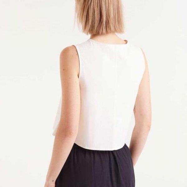 Top court blanc boutons coeurs noirs – Image 2