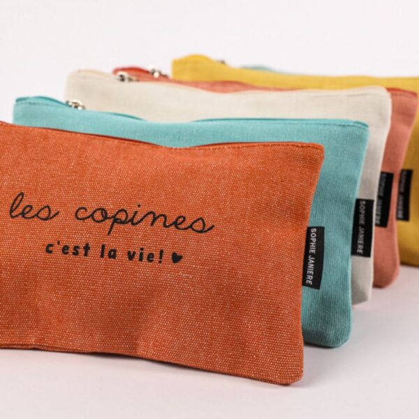 TROUSSE PLATE 25X15.5CM TISSU "Les copines....."