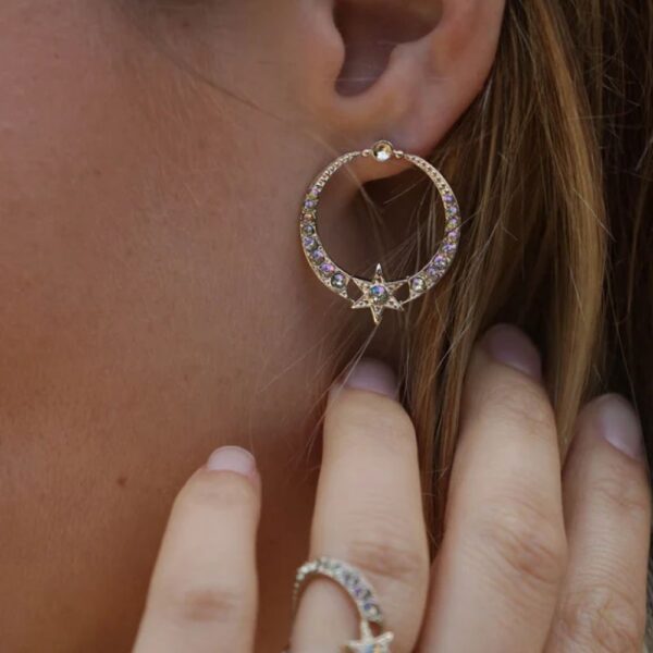 Boucles d'oreilles grande lune "Citlālicue Strass Smoky Gold – Image 2