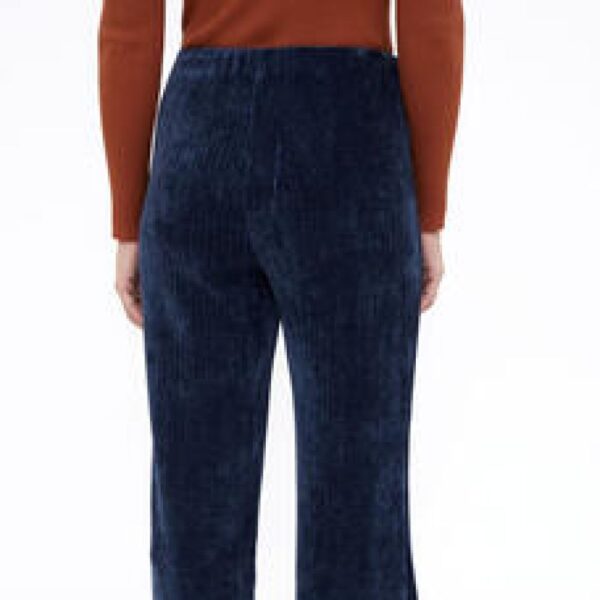 Pantalon en velours côtelé bleu marine – Image 2