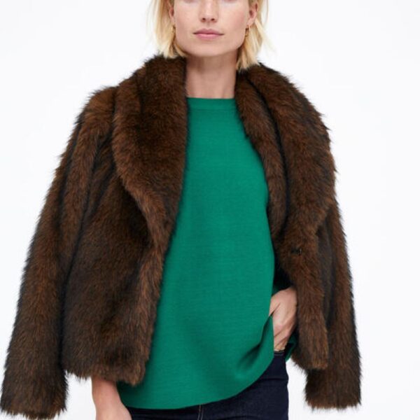 Pull vert en maille fine à manches évasées