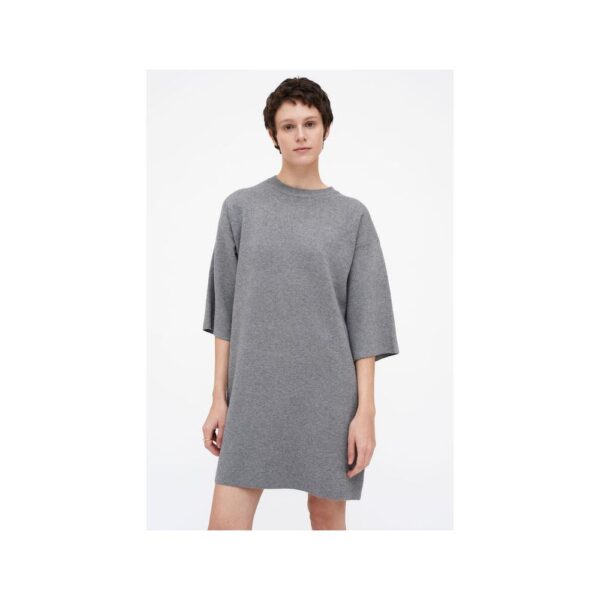 Robe courte en maille grise