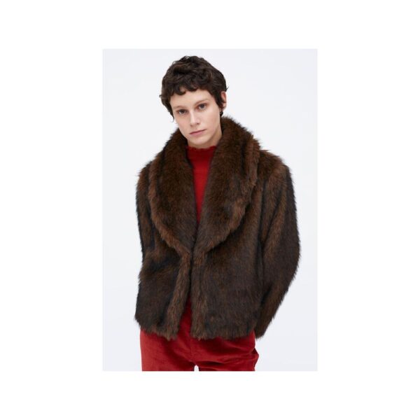 Manteau court effet fourrure couleur marron