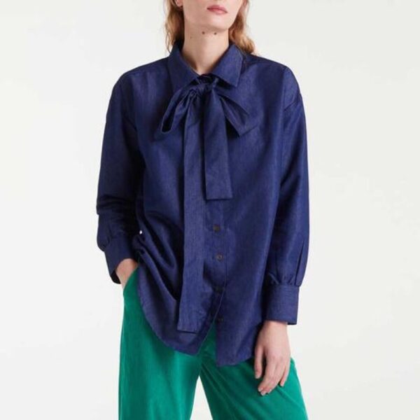 Chemise bleue en chambray