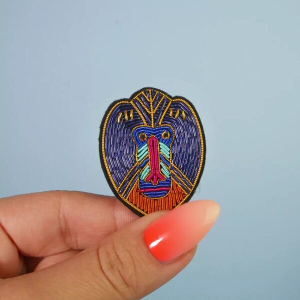 Broche Mandrill singe - broderie fait main cannetille