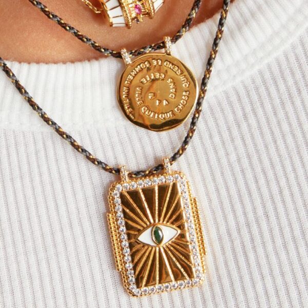collier white talisman – Image 2