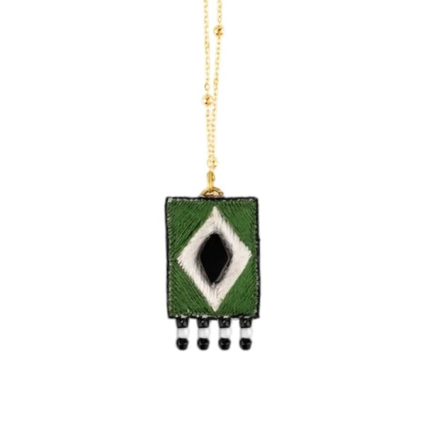 Naholia Collier tree