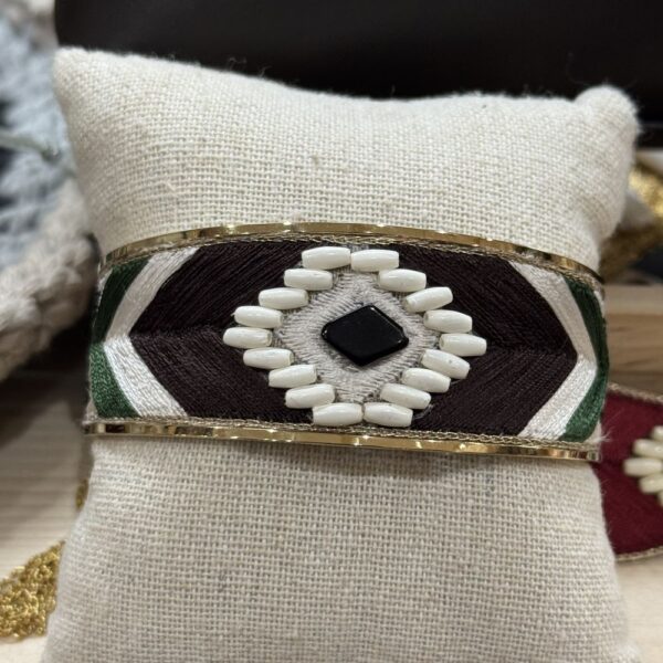 Bangle Navajo  chestnut