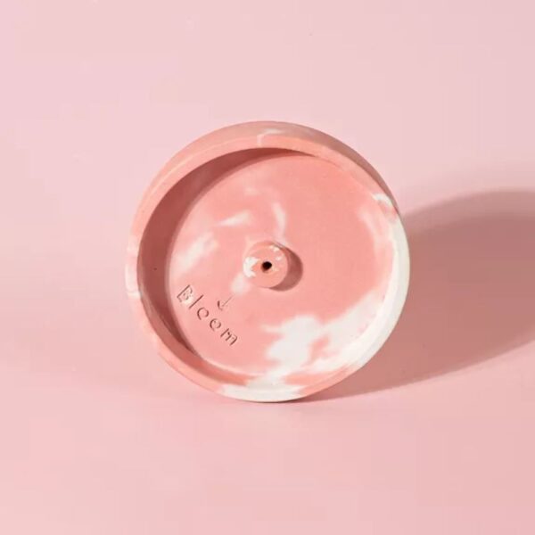 Porte encens artisanal et Made in France en béton rose – Image 2